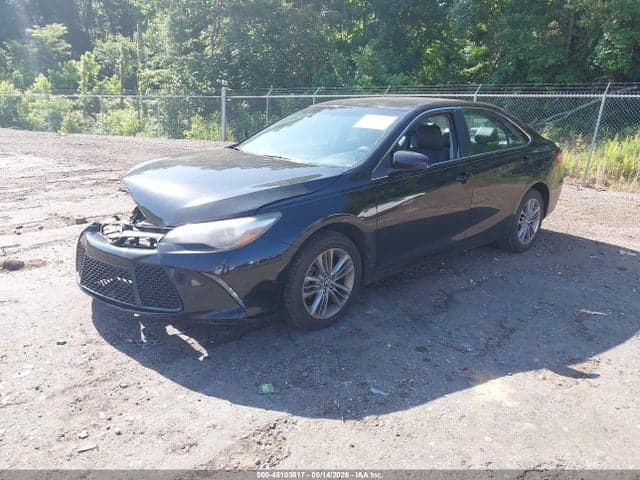 2017 TOYOTA CAMRY SE 2