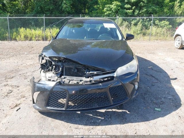 2017 TOYOTA CAMRY SE 13
