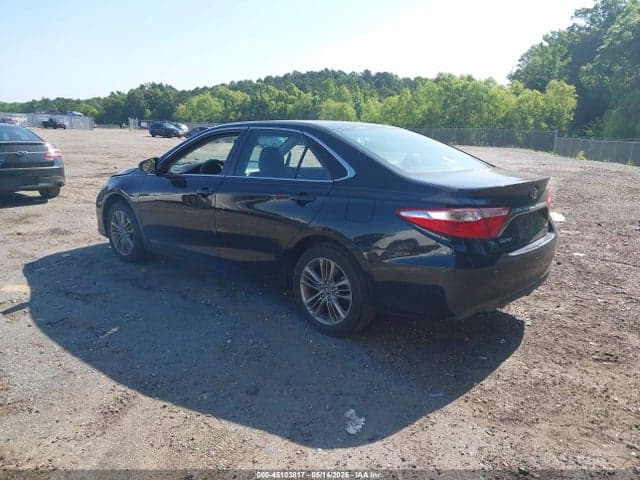 2017 TOYOTA CAMRY SE 3