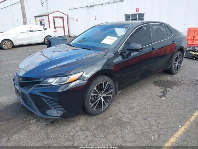 2018 TOYOTA CAMRY SE 2