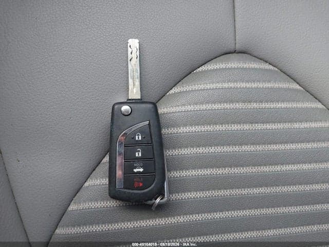 2018 TOYOTA CAMRY SE 11
