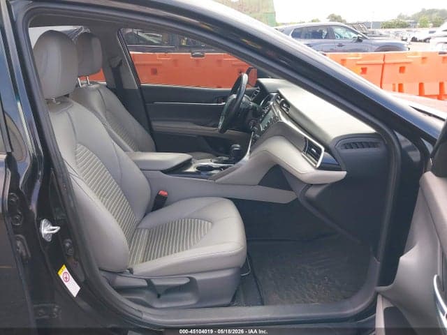 2018 TOYOTA CAMRY SE 5
