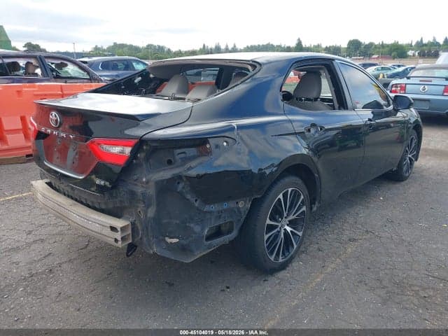 2018 TOYOTA CAMRY SE 6
