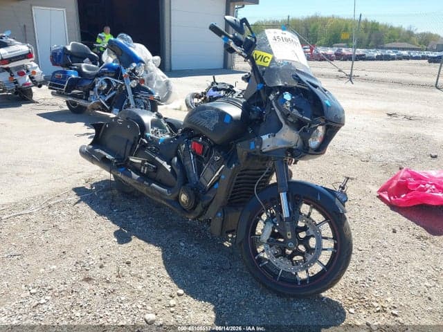 2020 INDIAN MOTORCYCLE CO. CHALLENGER DARK HORSE - 1