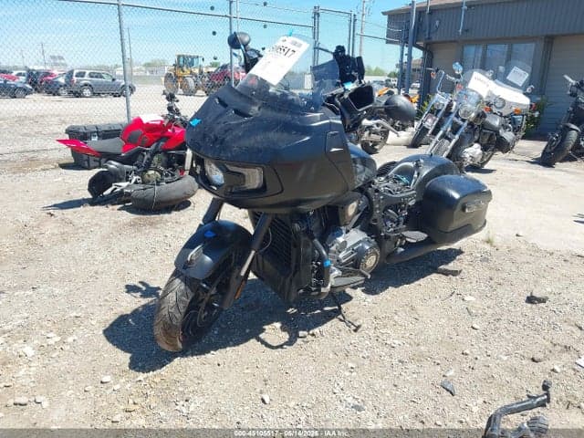 2020 INDIAN MOTORCYCLE CO. CHALLENGER DARK HORSE 2