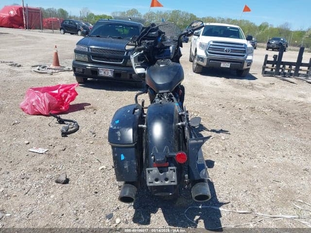 2020 INDIAN MOTORCYCLE CO. CHALLENGER DARK HORSE 6