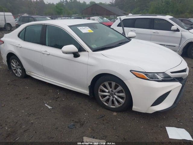 2020 TOYOTA CAMRY SE - 1