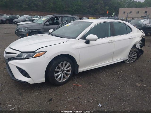 2020 TOYOTA CAMRY SE 2