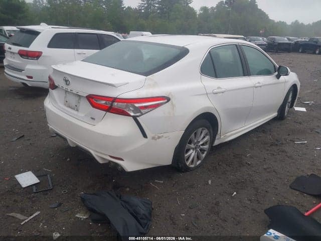 2020 TOYOTA CAMRY SE 4