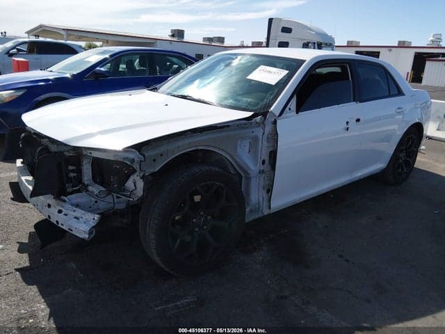 2019 CHRYSLER 300 TOURING 2