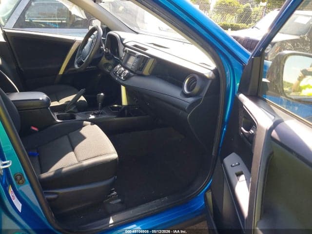 2018 TOYOTA RAV4 LE 5