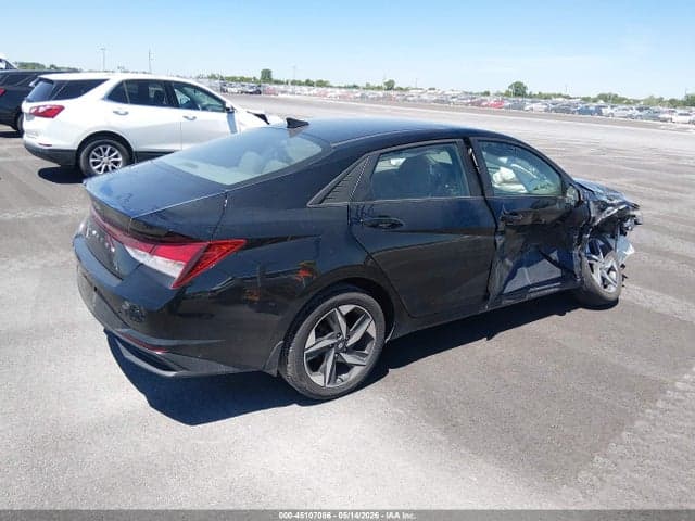 2023 HYUNDAI ELANTRA SEL 4