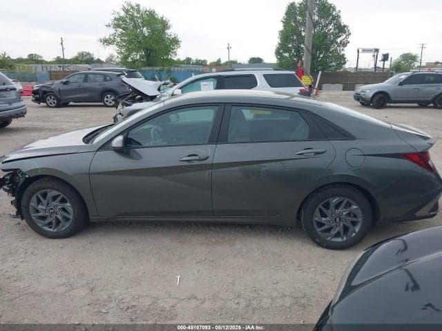 2024 HYUNDAI ELANTRA SEL 14