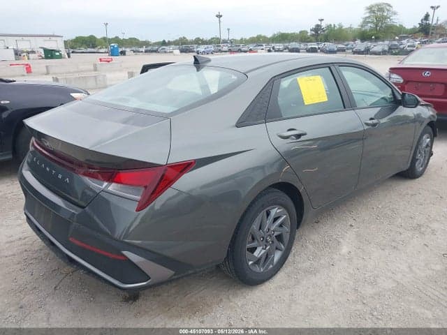 2024 HYUNDAI ELANTRA SEL 4