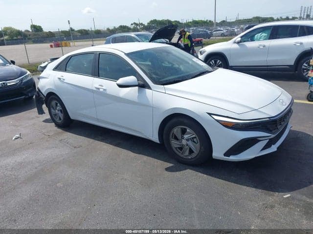 2025 HYUNDAI ELANTRA SE 1