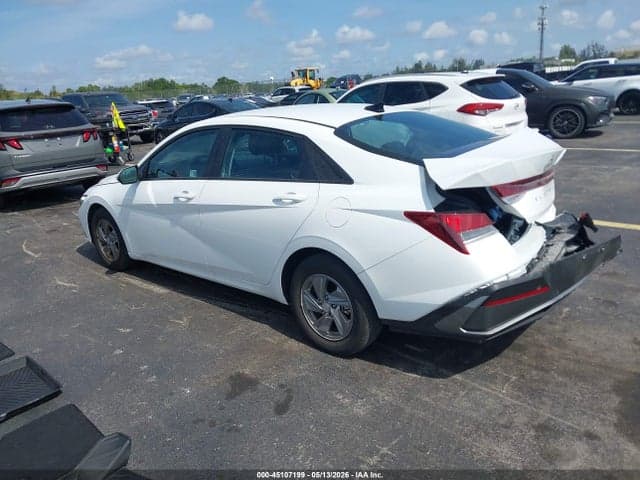 2025 HYUNDAI ELANTRA SE 3
