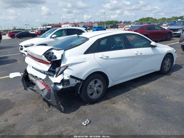 2025 HYUNDAI ELANTRA SE 4