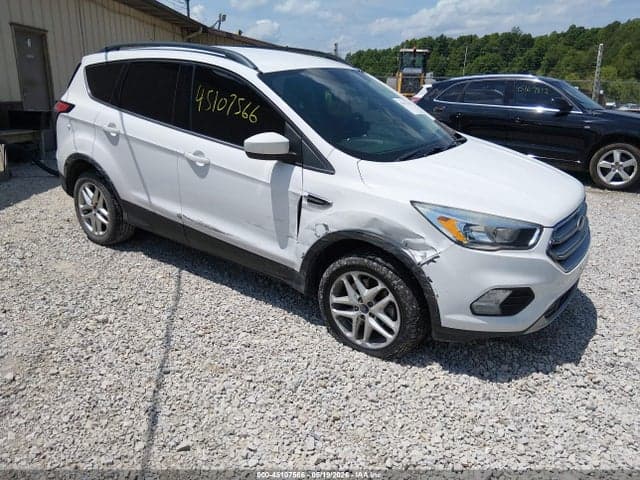 2018 FORD ESCAPE SE 1