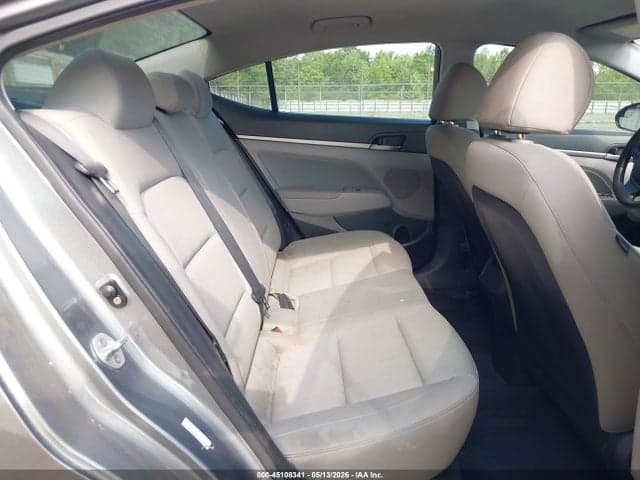 2017 HYUNDAI ELANTRA SE 8