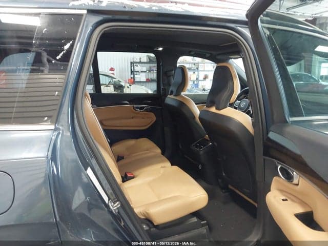 2019 VOLVO XC90 T6 MOMENTUM 8
