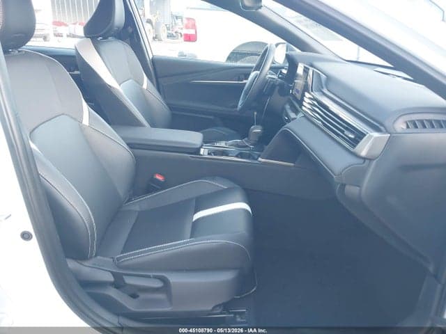 2025 TOYOTA CAMRY SE 5