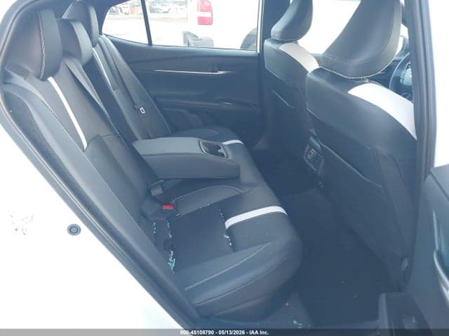 2025 TOYOTA CAMRY SE 8
