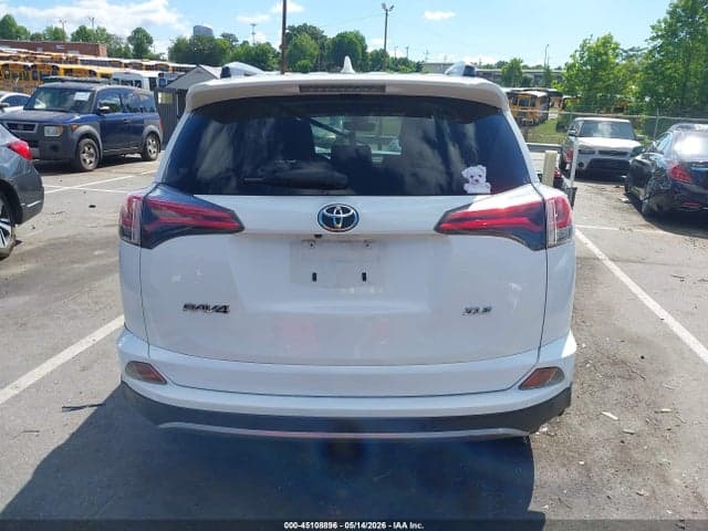 2018 TOYOTA RAV4 XLE 16