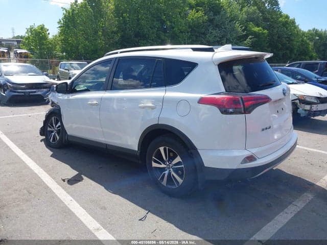 2018 TOYOTA RAV4 XLE 3
