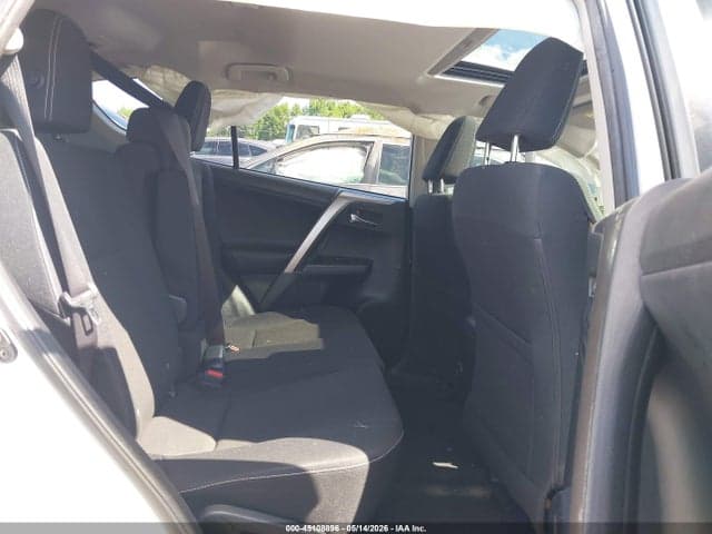2018 TOYOTA RAV4 XLE 8