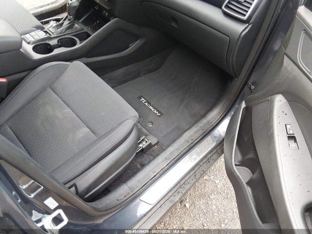 2021 HYUNDAI TUCSON SE 5