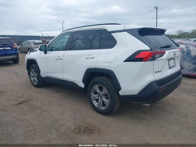2023 TOYOTA RAV4 XLE 3