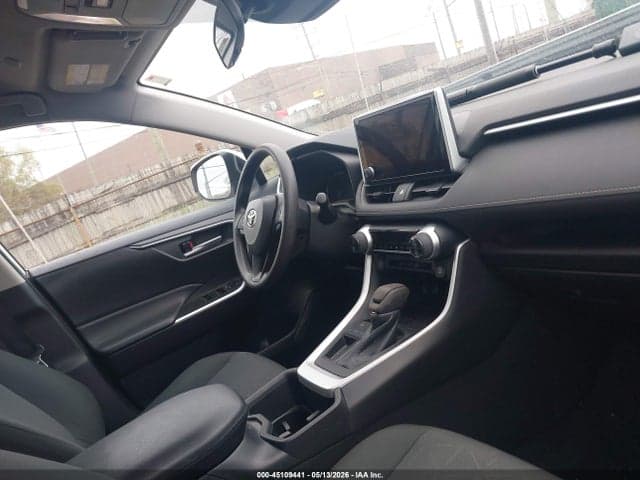 2023 TOYOTA RAV4 XLE 5