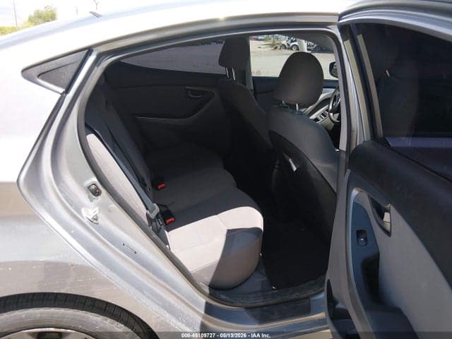 2016 HYUNDAI ELANTRA SE 8