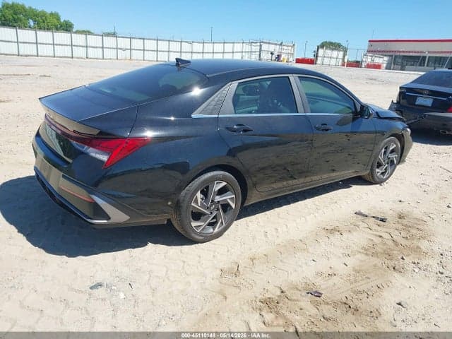 2024 HYUNDAI ELANTRA SEL 4