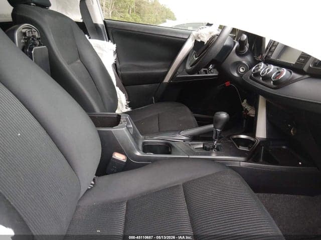 2018 TOYOTA RAV4 LE 5