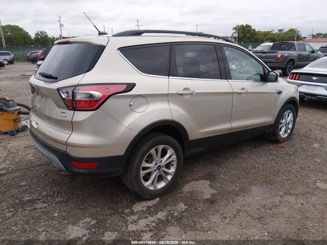 2017 FORD ESCAPE SE 4