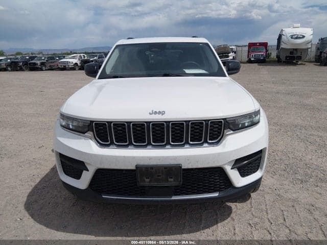 2023 JEEP GRAND CHEROKEE LAREDO 4X4 12