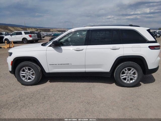 2023 JEEP GRAND CHEROKEE LAREDO 4X4 14