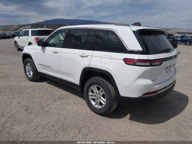 2023 JEEP GRAND CHEROKEE LAREDO 4X4 3