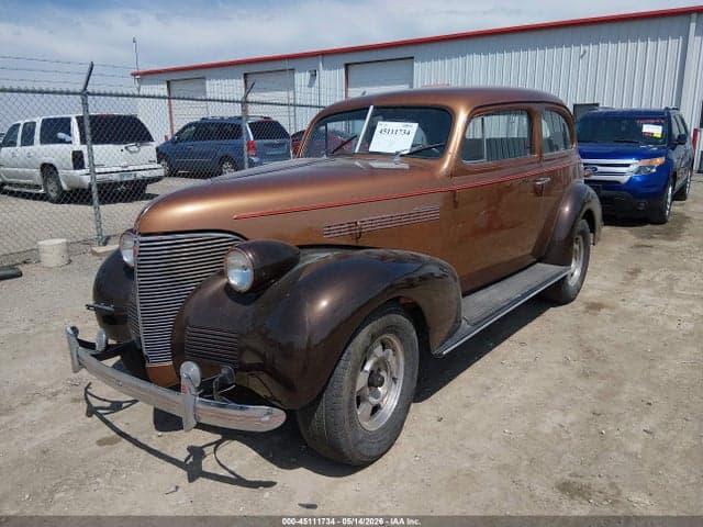1939 CHEVROLET SEDAN 2