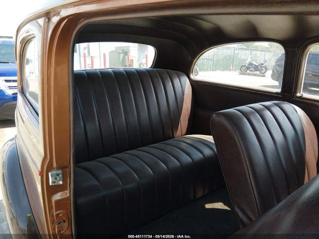 1939 CHEVROLET SEDAN 8