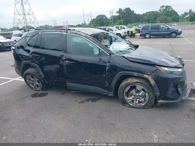 2022 TOYOTA RAV4 XLE 13