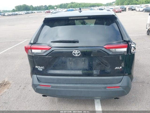 2022 TOYOTA RAV4 XLE 16