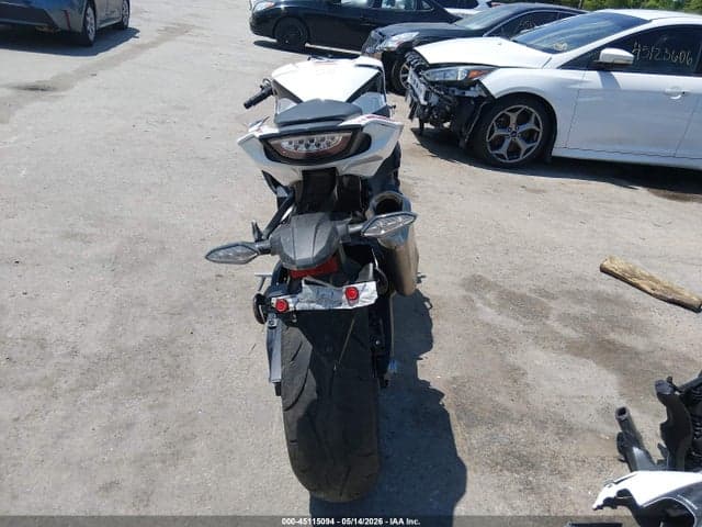2026 HONDA CBR1000 RR 6