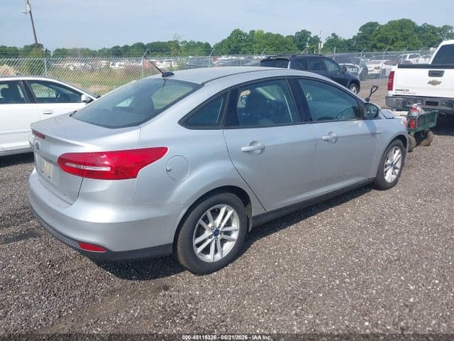 2017 FORD FOCUS SE 4