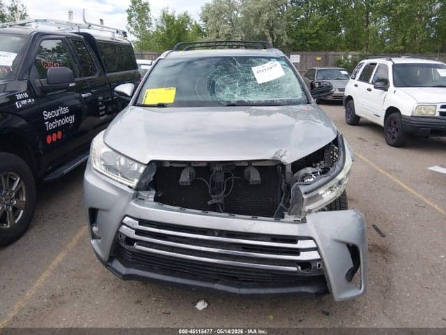 2017 TOYOTA HIGHLANDER LIMITED PLATINUM 11