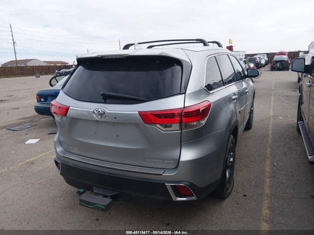 2017 TOYOTA HIGHLANDER LIMITED PLATINUM 4