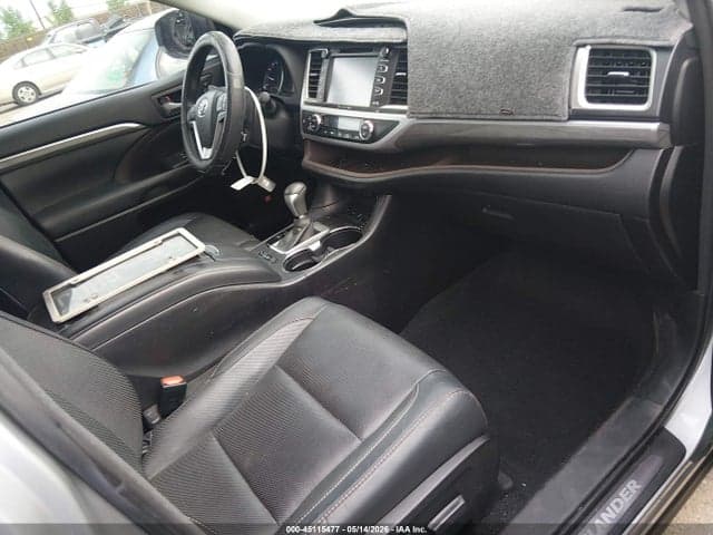 2017 TOYOTA HIGHLANDER LIMITED PLATINUM 5