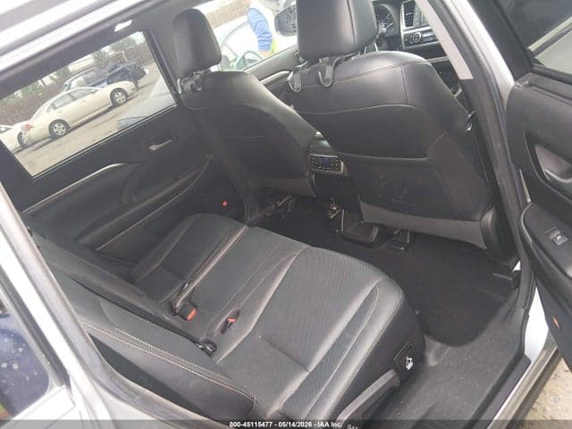 2017 TOYOTA HIGHLANDER LIMITED PLATINUM 8