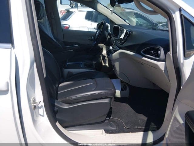 2023 CHRYSLER PACIFICA TOURING L 5